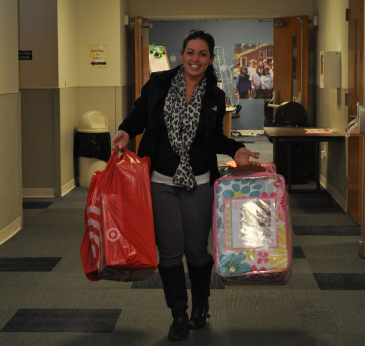 Jillian-Carroll—Holiday-Giving-5