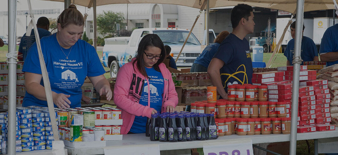 harvest-house-slider-volunteer